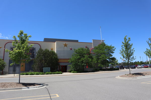 AMC Star Great Lakes Crossing 25 - June 16 2022 Photo